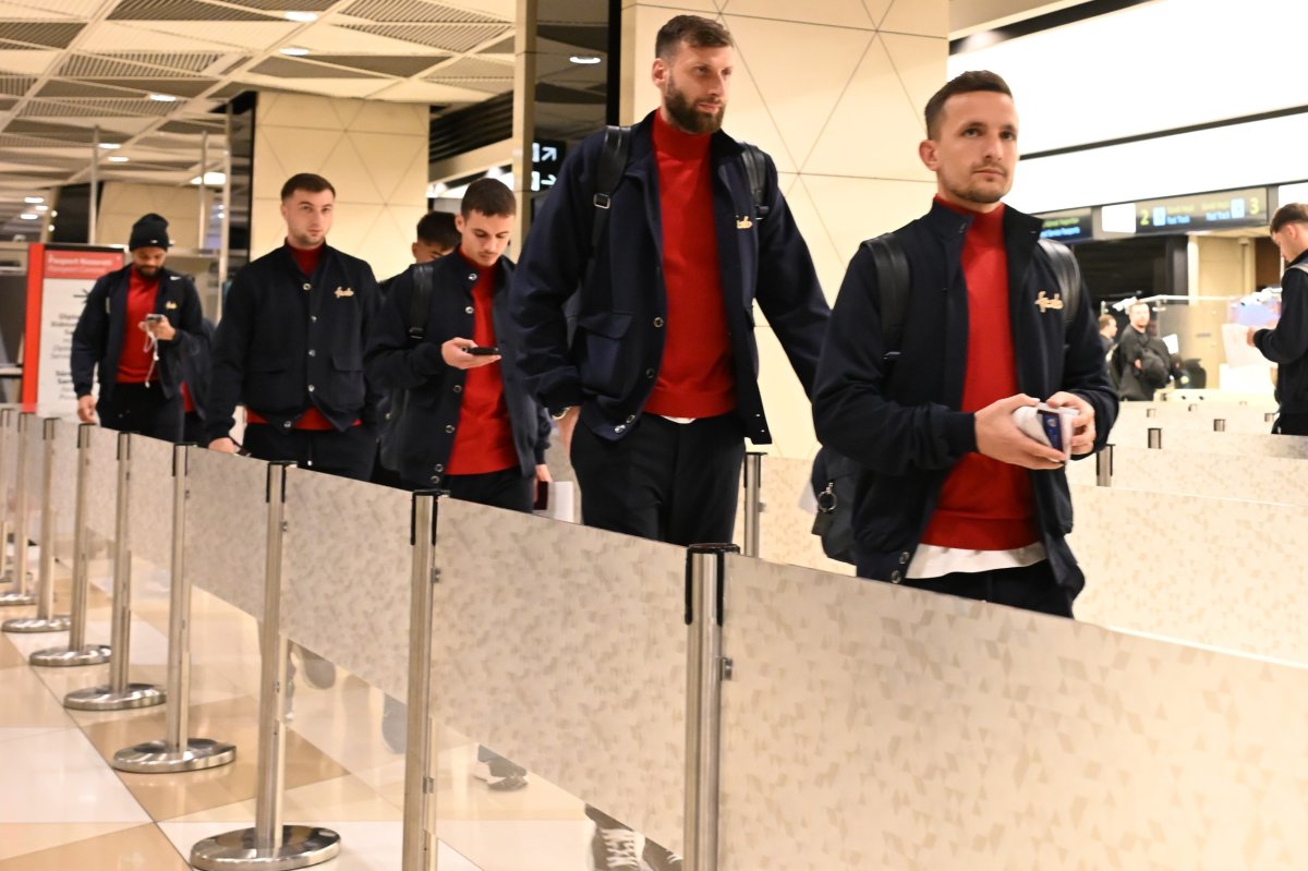 Fotbalistii de la FCSB Daniel Popa, Juri Cisotti, Lukas Zima si Marius Ștefănescu la sosirea pe Aeroportul din Baku, in vederea meciului impotriva celor de la Qarabag, din cadrul UEFA Europa League, marti 21 ianuarie 2025