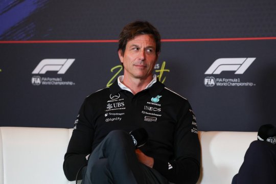 Mutare surpriză a șefului Mercedes? Se vorbește de o tranzacție de sute de milioane de euro