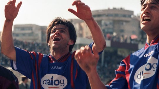 L-a avut căpitan pe Marius Lăcătuș și a spus cum se comporta acesta în vestiarul Stelei: ”Nici măcar înjurăturile nu le băgai în seamă”