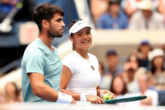 Mesajul lui Carlos Alcaraz de ziua Emmei Răducanu alimentează speculațiile fanilor despre o posibilă relație între cei doi