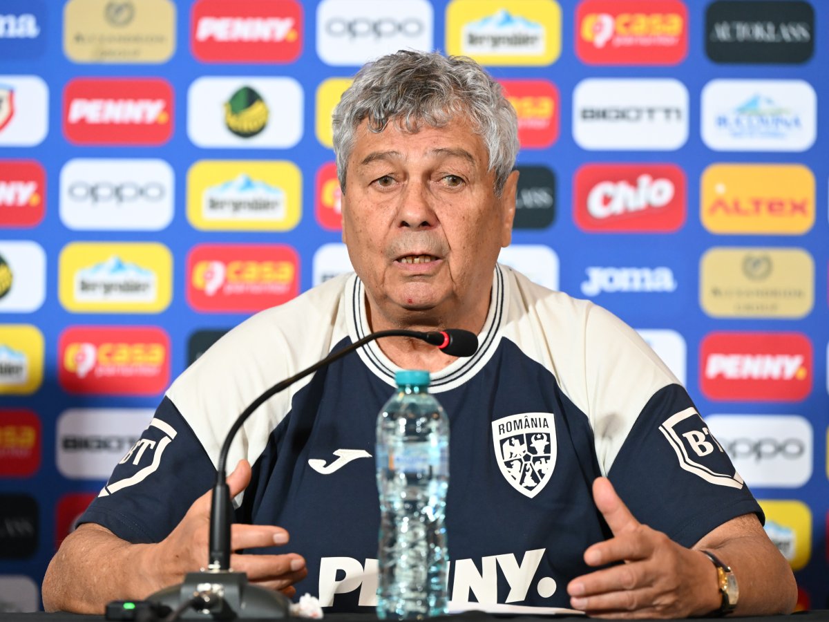 Întrebat dacă se teme de demitere, Mircea Lucescu a reacționat: ”Eu nu pot fi demis. Bosnia nu merita să ne bată în tur”