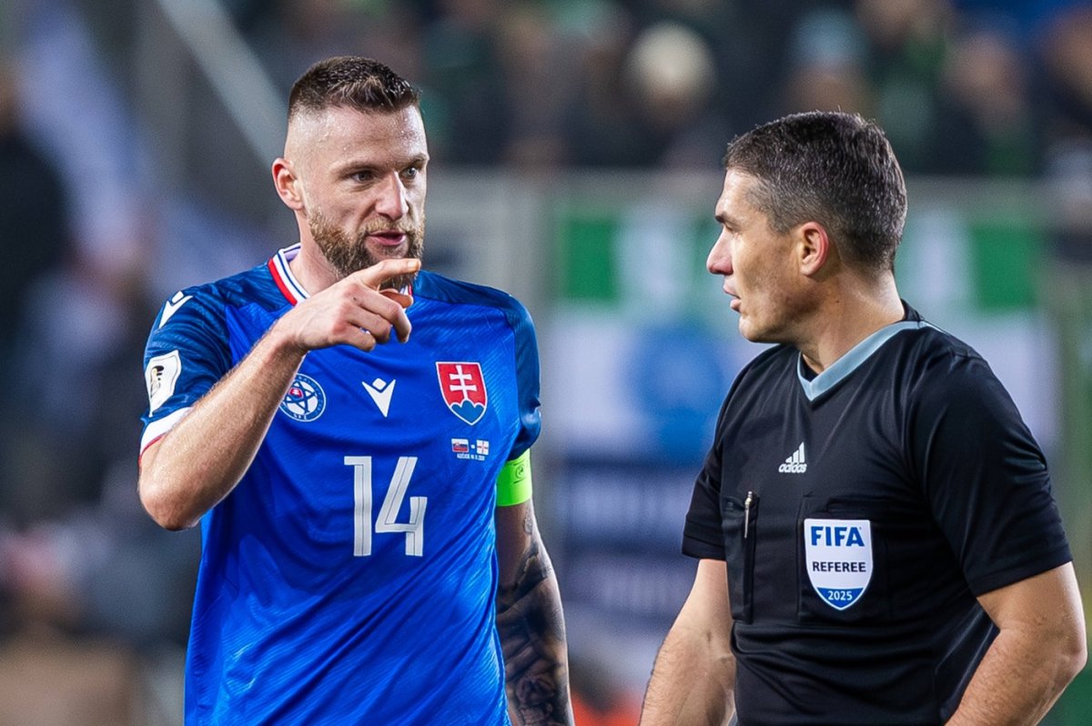 Istvan Kovacs a arbitrat Slovacia - Irlanda de Nord (1-0)