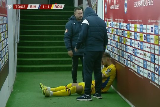 Drăguș a fost eliminat după două minute pentru o intervenție de KO! Cum a reacționat Lucescu când a văzut ce s-a întâmplat