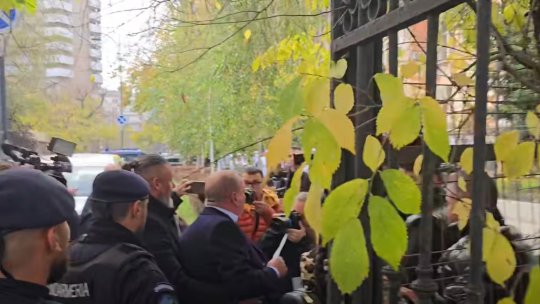 Candidatul la Primăria București și Marian Ceaușescu, la un pas de bătaie în fața Biroului Electoral Municipal: ”Bâlbâitule, nu mai jigni lumea” / ”Securistule! Nu ți-e rușine?”