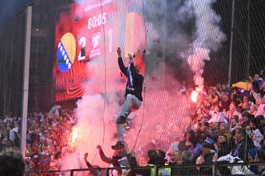 Oficialul din SuperLiga îi pune la zid pe ultrașii naționalei: ”Habar n-au! Să-i mulțumim lui Dumnezeu că nu avem lume interlopă”. Critici și pentru jucători