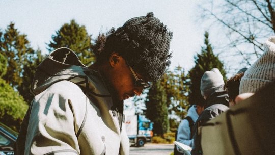 Starul care a refuzat România, penalizat grav după ce ar fi comandat arme ilegale de pe TikTok