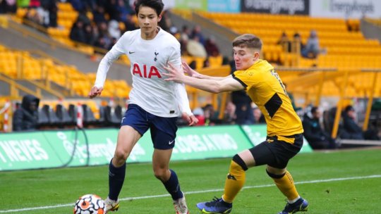 Putea să ajungă coleg cu Radu Drăgușin, dar a renunțat la fotbal și studiază Dreptul la Oxford