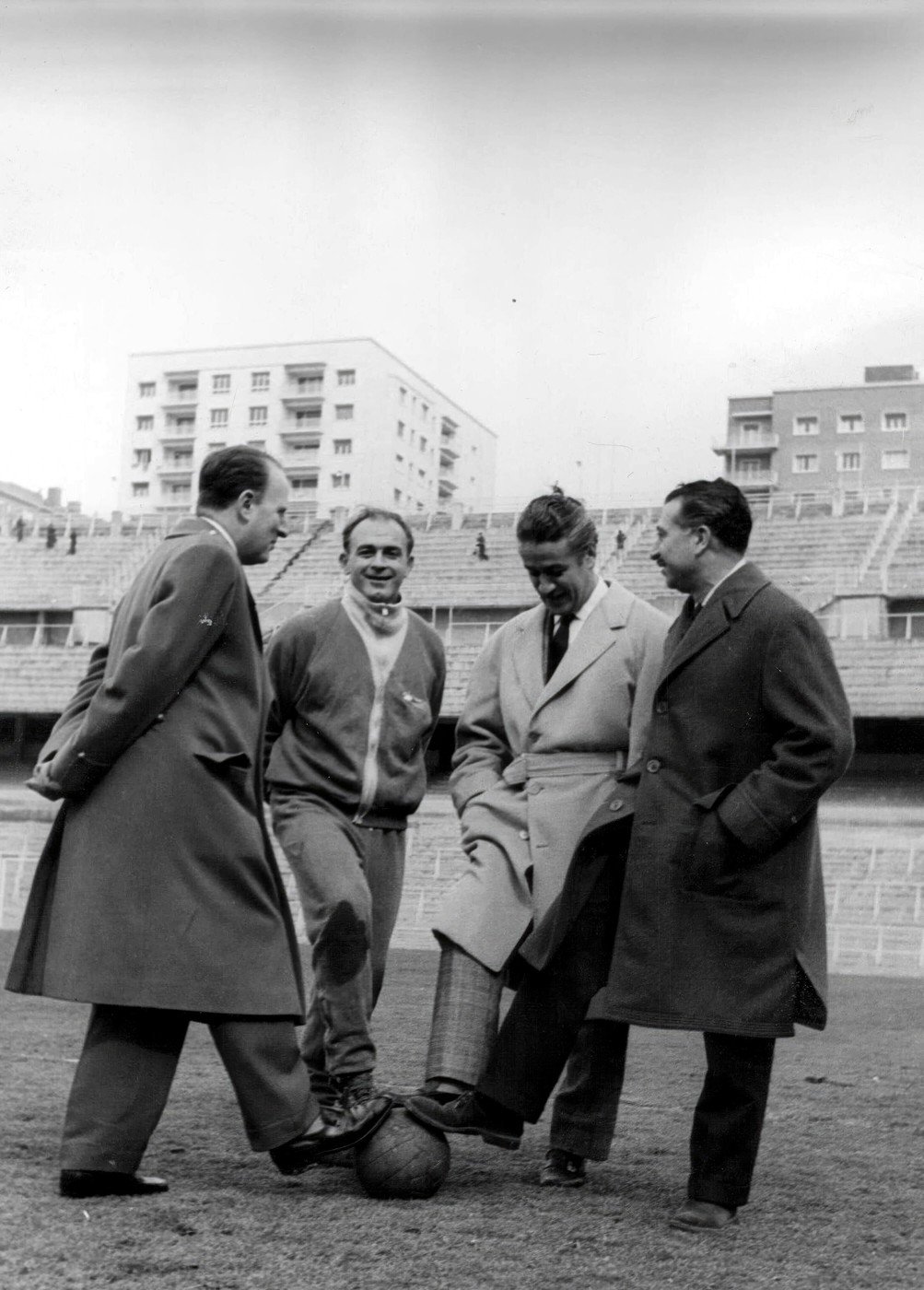 Sergiu Celibidache pe stadionul lui Real Madrid, alături de Di Stefano