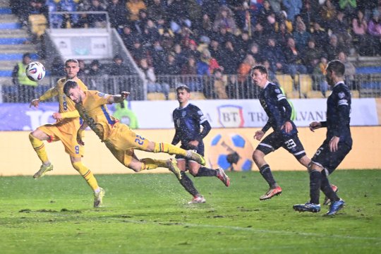 Ce le-a transmis Lucescu tricolorilor la finalul campaniei. Vlad Dragomir: ”Știm că am greșit”