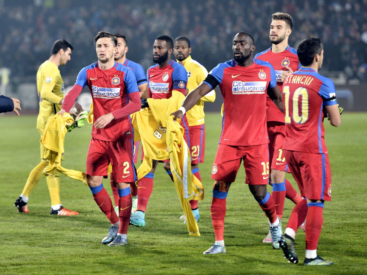 În România, Tade a jucat pentru CFR Cluj, FCSB și Dinamo