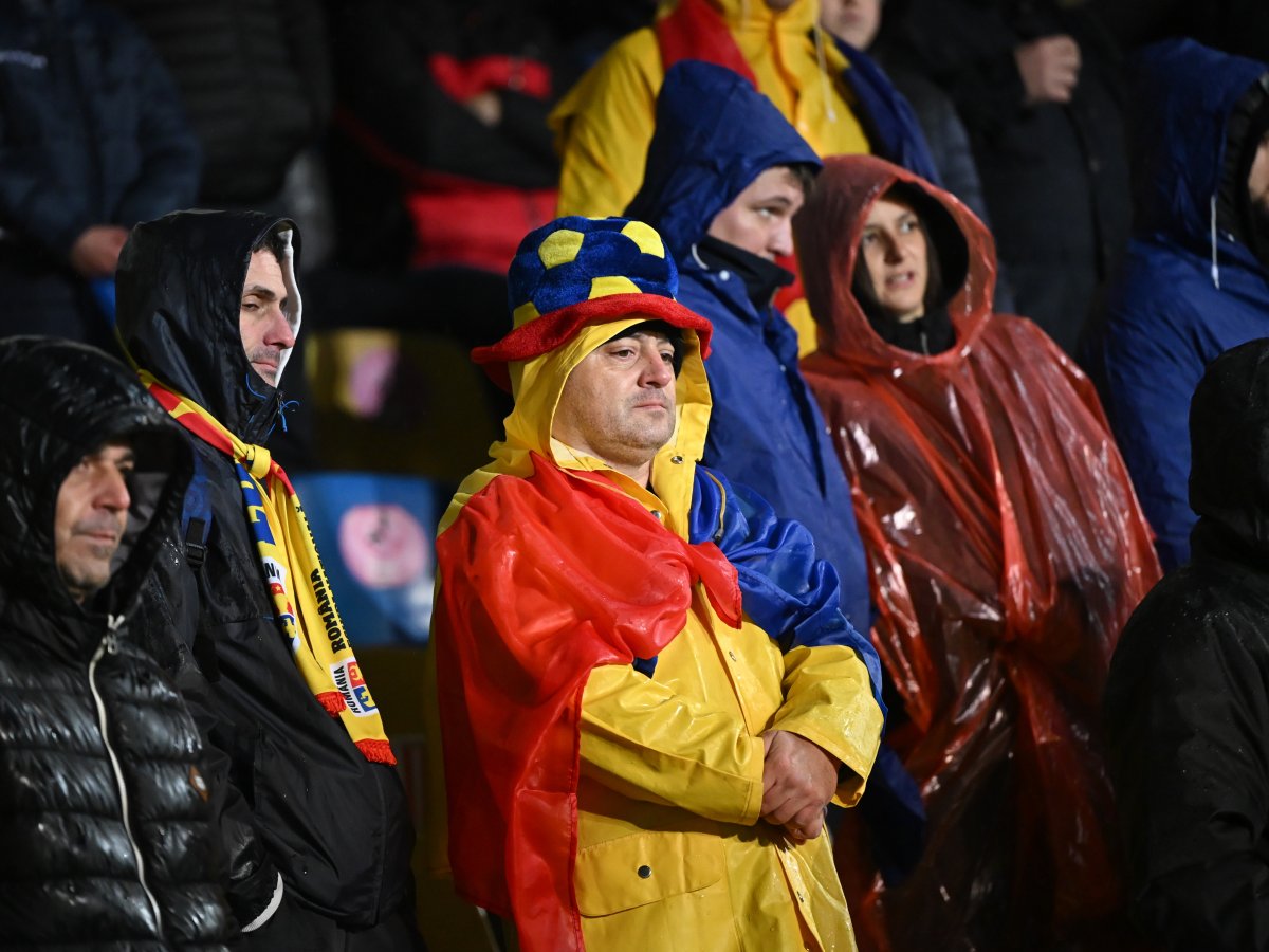 Fanii tricolorilor visează să își vadă echipa prezentă la Cupa Mondială după o pauză de 28 de ani