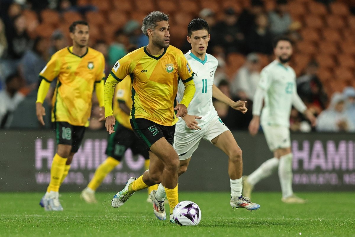 Naționala din Vanuatu, în galben, este pe locul 160 în clasamentul FIFA