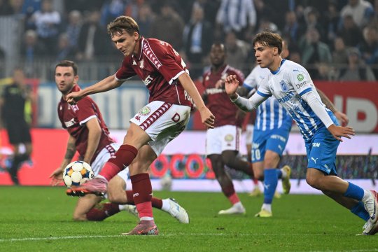 Universitatea Craiova - Rapid 1-1, ACUM, pe iAMsport.ro. O primă repriză încendiară în Bănie: două goluri și o sumedenie de ocazii