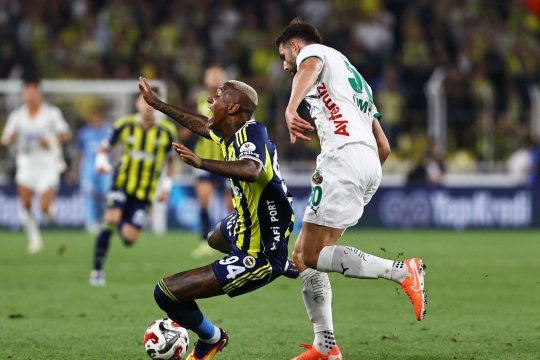 ”Un jucător turc ar putea evolua pentru naționala României”. Supriza lui Mircea Lucescu pentru play-off-ul Cupei Mondiale?