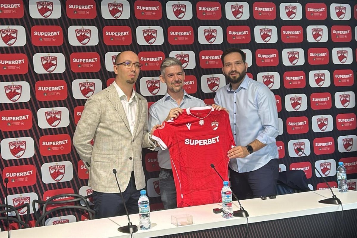 Dan Gătăianțu (în centru) a fost surrpins de situația financiară găsită la club