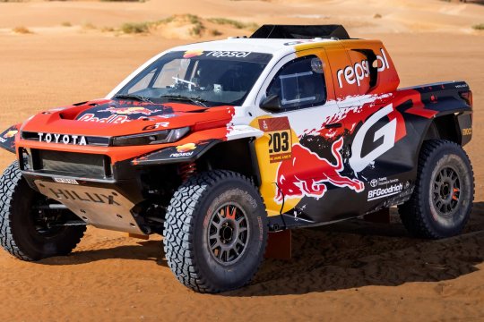 Toyota Hilux DKR GR: începutul unei noi ere în Dakar și preludiul unei viitoare generații GR Sport