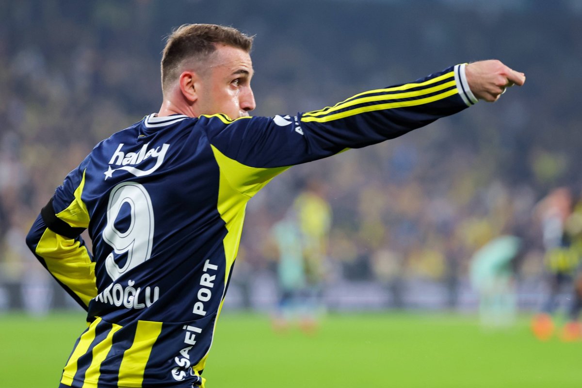 Akturkoglou celebrează multe din golurile marcate cu un gest în care îl imită pe Harry Potter