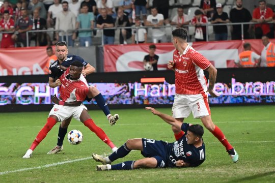 FC Botoșani - Dinamo, de la 20:30, pe iAMsport.ro. Moldovenii speră să revină pe primul loc!