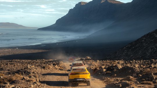 Lamborghini Esperienza Avventura: 4 zile la granița dintre lux, natură și adrenalină, în inima vulcanică a Lanzarote