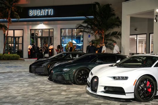 Arta de a dărui definită de Bugatti. 5 idei de cadouri cu stil