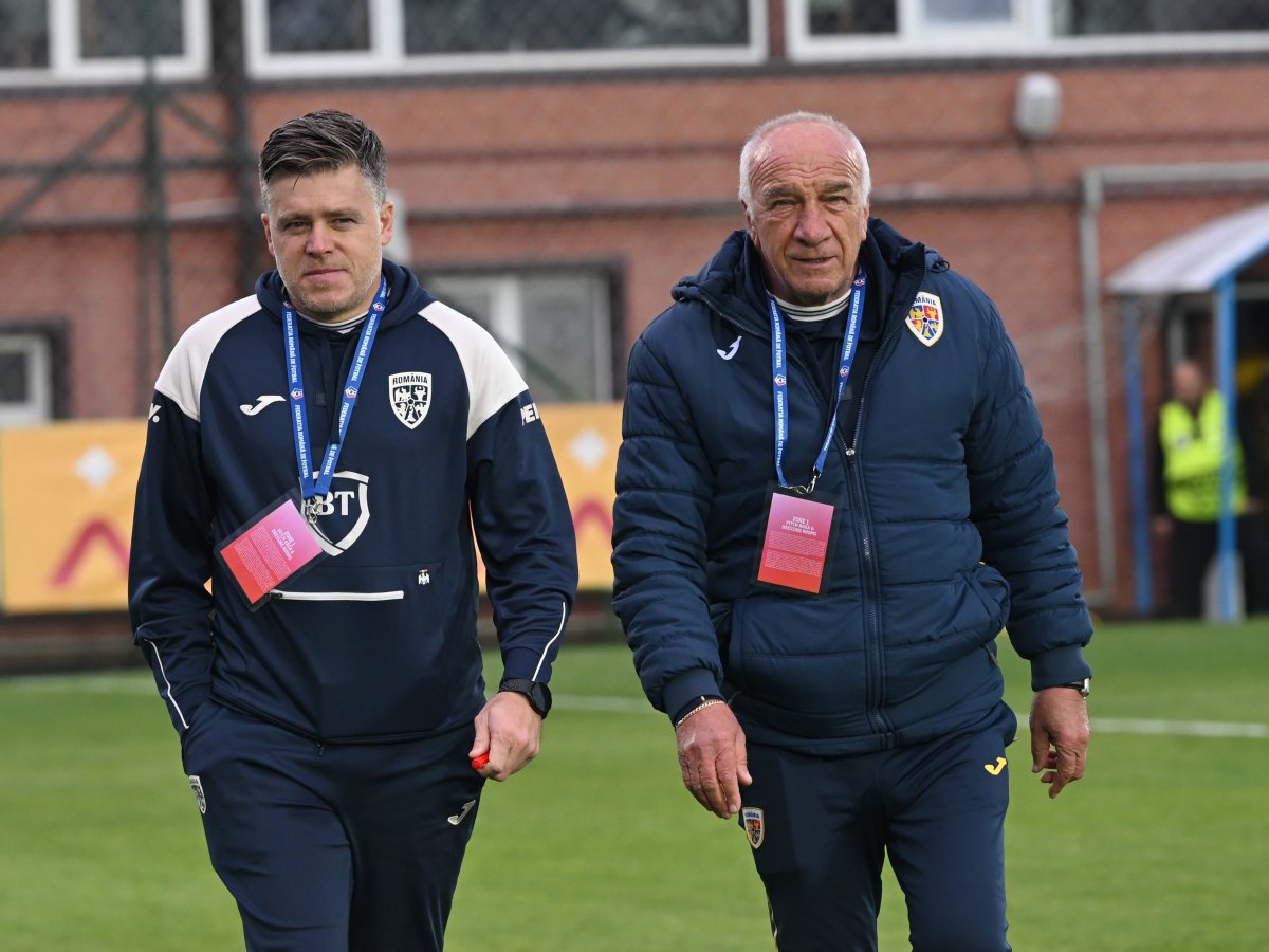 Dulcea, în stânga, are un fiu, Patrick, care este și el fotbalist