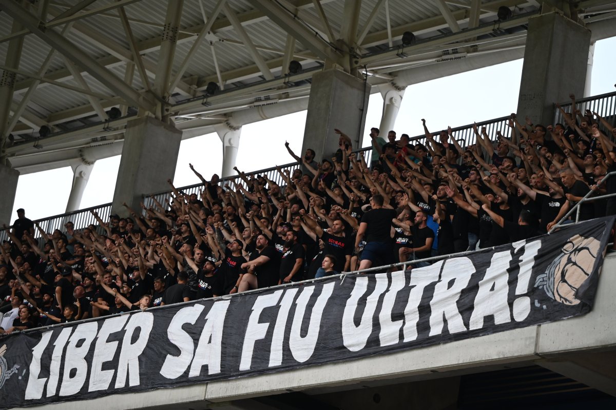 Peluza Sud nu l-a uitat pe Emeric Ienei. Scenografie impresionantă în Ghencea