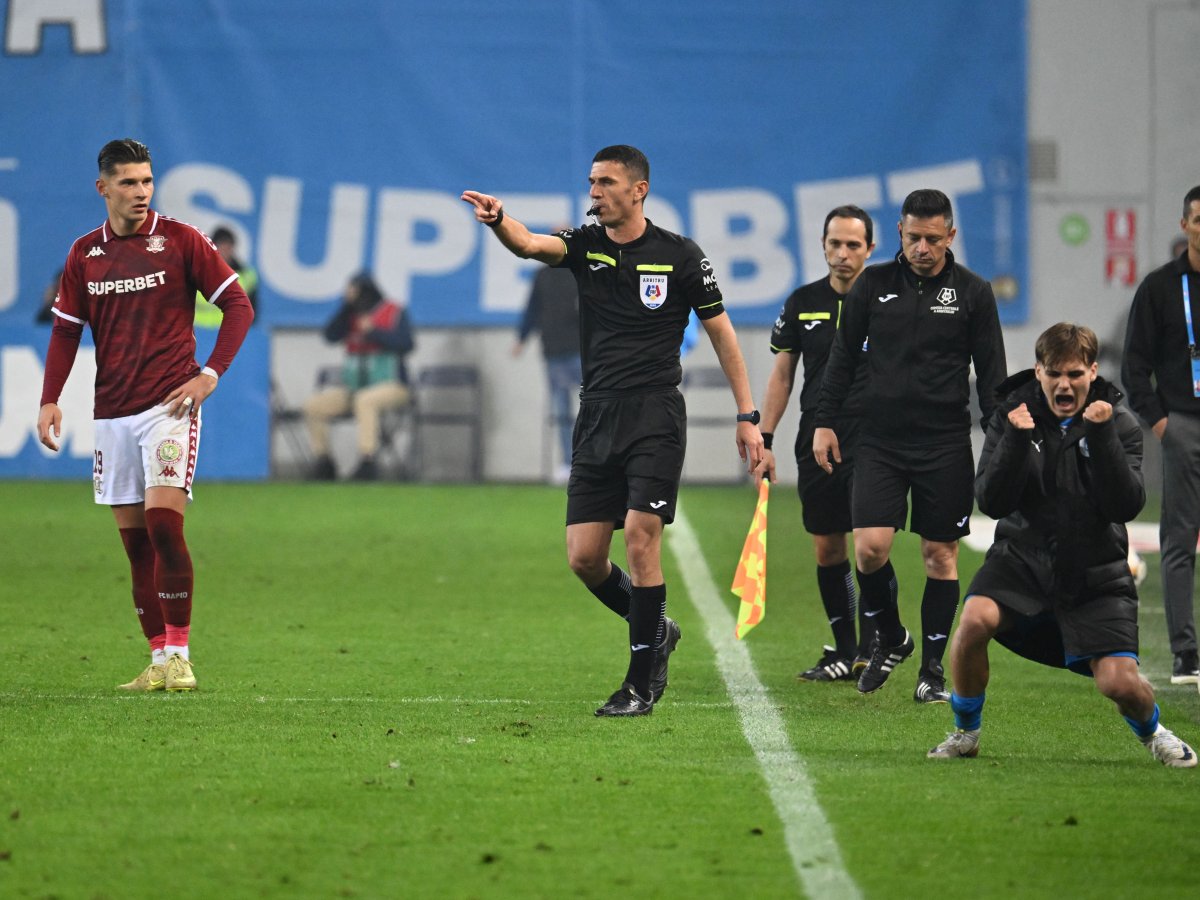 Arbitrul Marcel Bîrsan i-a nemulțumit pe olteni în derby-ul cu Rapid, scor 2-2