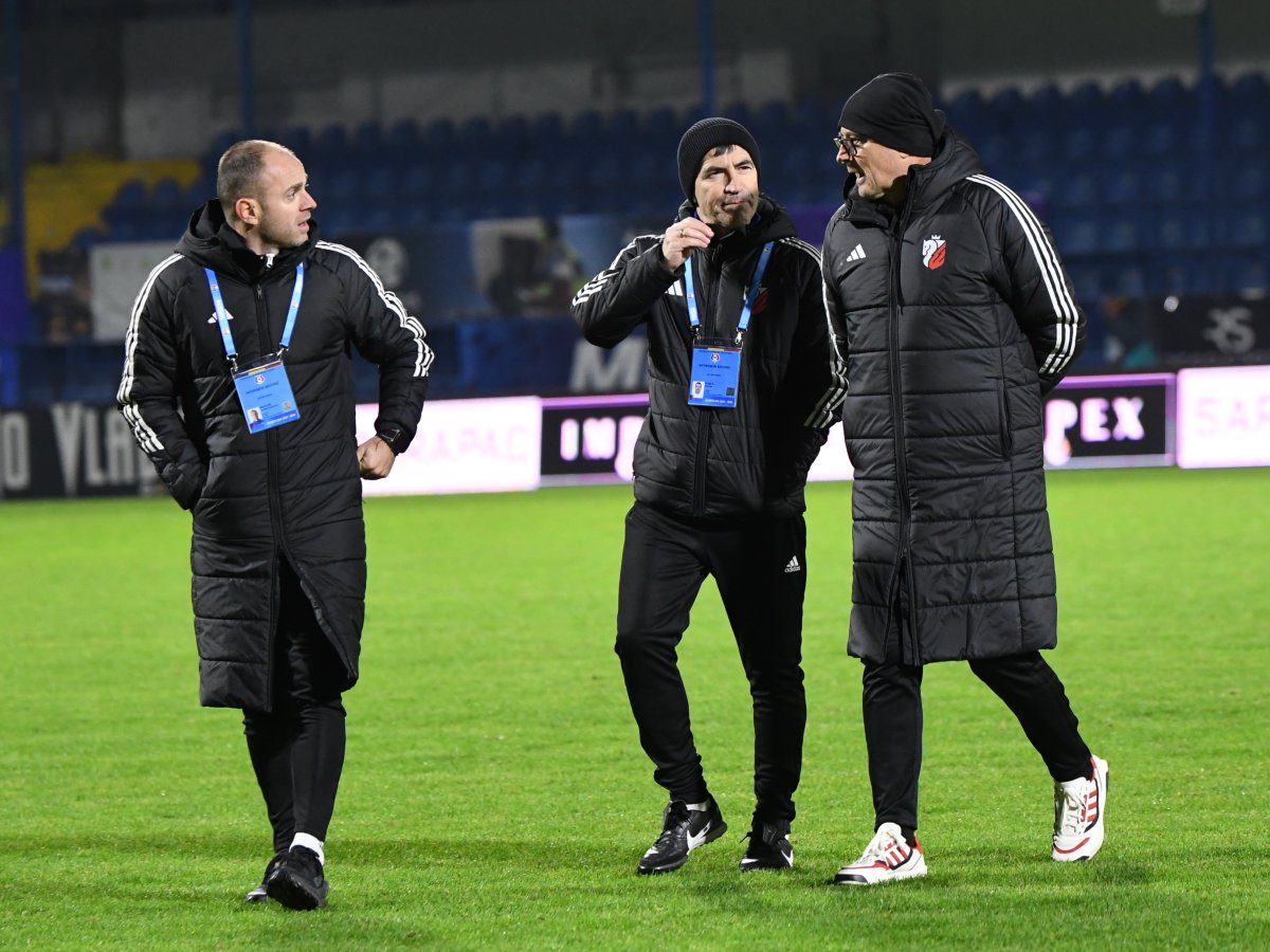 Grozavu va trebui să înlocuiască trei dintre jucătorii importanți ai echipei sale pentru meciul cu Rapid, în condițiile în care aceștia vor fi suspendați