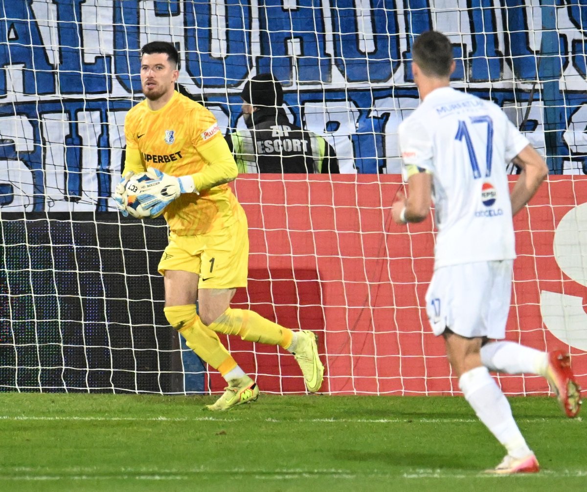 Buzbuchi e un portar experimentat, a împlinit 32 de ani pe 31 octombrie