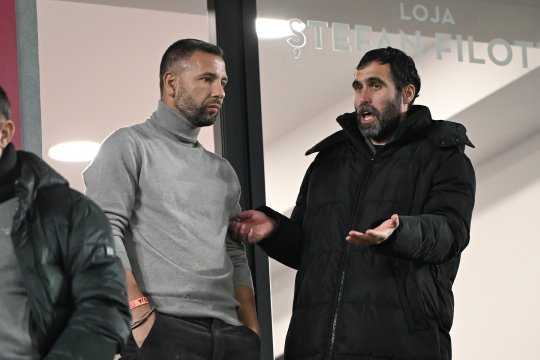 Scandal violent la un meci de juniori! Tatăl unui jucător de la Craiova, bătut de părinții rapidiștilor sub ochii lui Vasile Maftei