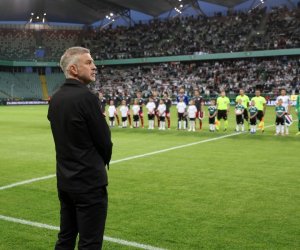 Fără milă! L-a făcut țăndări pe Edi Iordănescu în direct: ”Zero barat! Mare sculă ești, ai luat cea mai bună echipă din Polonia și ai făcut-o de râs”