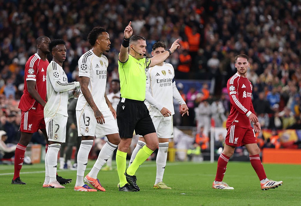 Moment tensionat pentru Istvan Kovacs la Liverpool - Real. Decizia luată de arbitrul român a surprins pe toată lumea