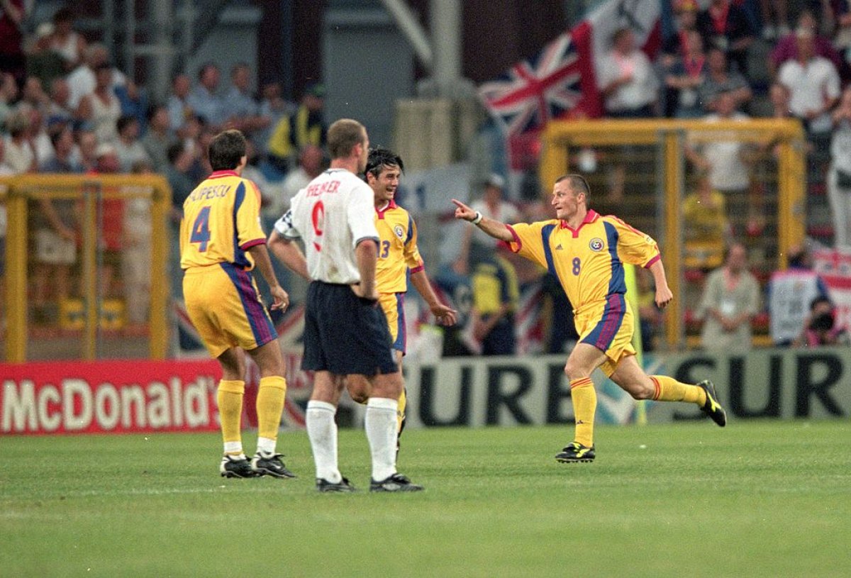 Dorinel Munteanu a marcat goluld e 2-2 în celebrul meci cu Anglia de la Euro 2000, încheiat cu victoria tricolroilor, scor 3-2