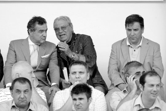 ”Când vedeți că se sting legendele Stelei, vă pare rău de războiul cu ele?”. Gigi Becali a dat cărțile pe față după moartea lui Emeric Ienei