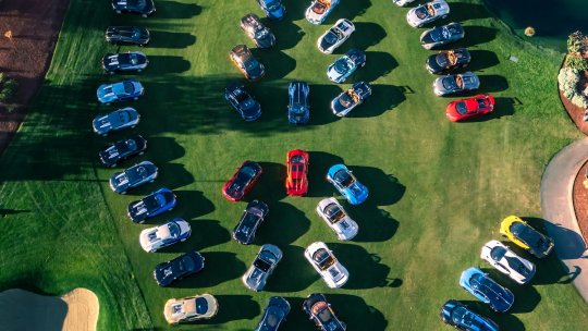 Sărbătoare-gigant la 20 de ani de Bugatti Veyron