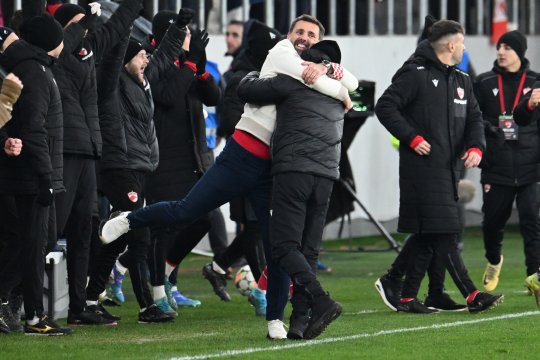 Fostul antrenor de la Dinamo, bătut în club, alături de nepotul unui mafiot: ”A doua zi nu mai era clădirea”