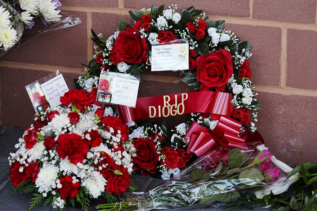 Jota a fost înmormântat în Gondomar, o localitate aflată lângă Porto, locul de unde era fotbalistul plecat dintre noi la 28 de ani