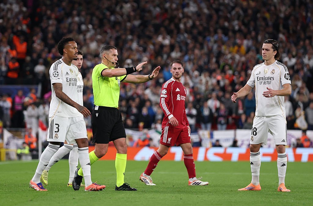 Acuze din Anglia pentru Istvan Kovacs, după Liverpool - Real: ”Decizie bizară”