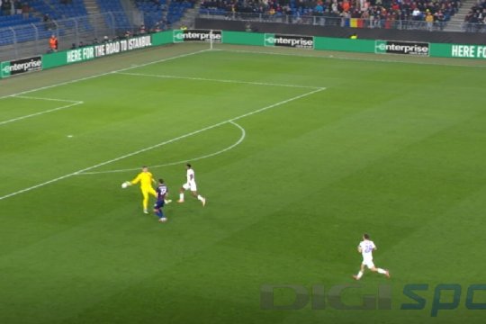 Ștefan Târnovanu a comis-o din nou: a ieșit hazardat, a făcut henț și a primit ”roșu”