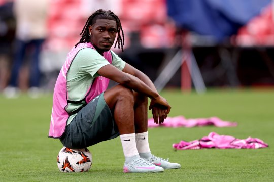 Caz de fraudă în Premier League! Colegul lui Drăgușin de la Tottenham a pierdut sute de mii de euro din contul său