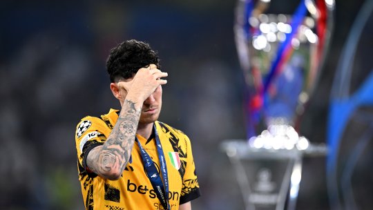 Jaf în timpul unui meci de Champions League! Vila fundașului lui Cristian Chivu a fost spartă