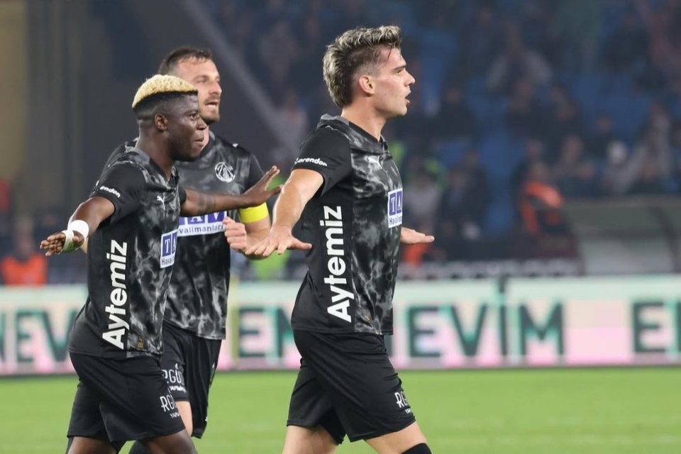 Ianis Hagi este cotat la 1.500.000 de euro