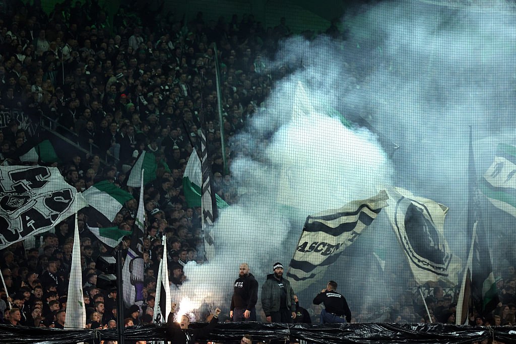 Ultrașii lui Monchengladbach, la un meci din Bundesliga