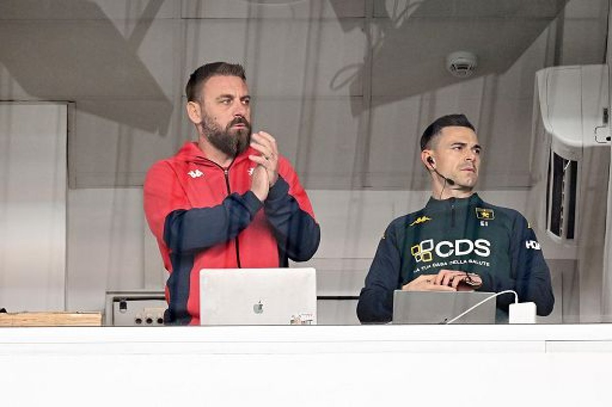 Daniele De Rossi, în tribune la primul lui meci ca antrenor la Genoa