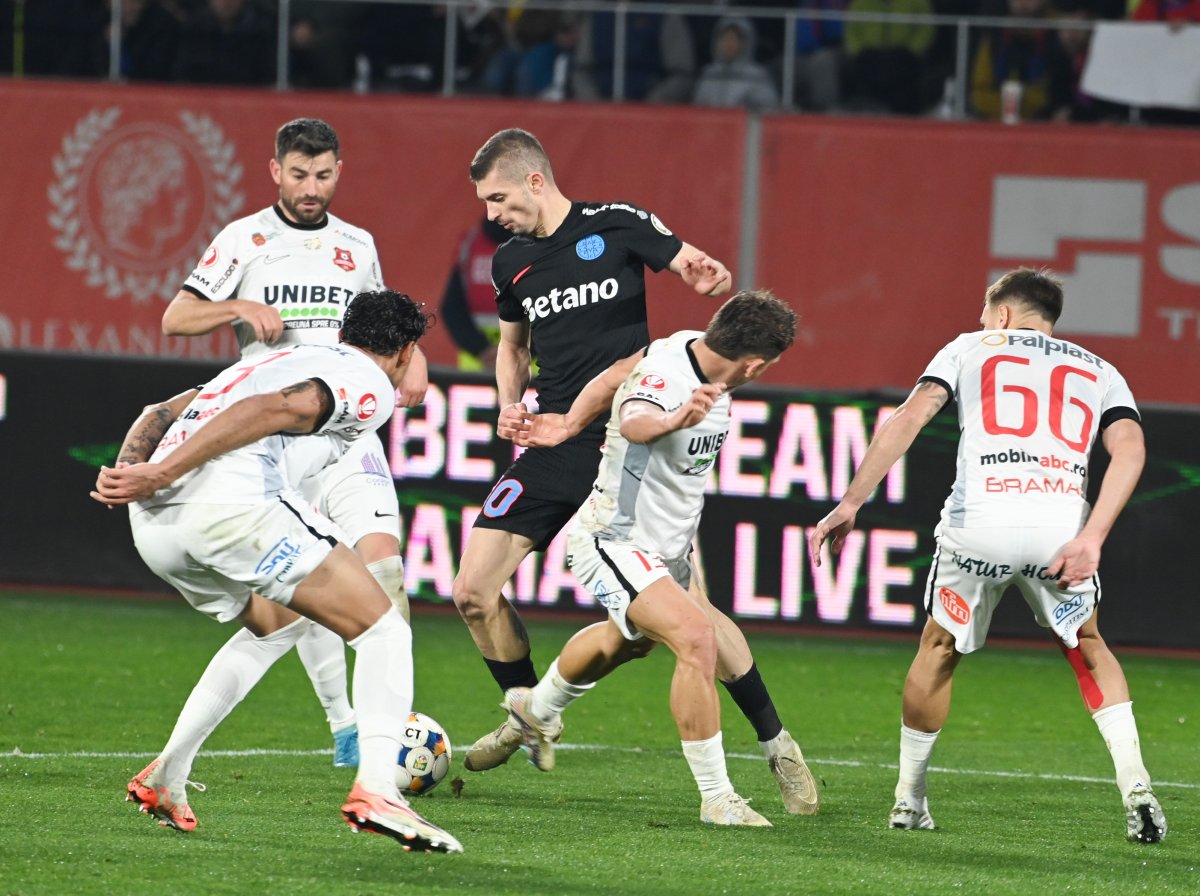 Sibienii au patru meciuri fără înfrângere în fața FCSB-ului