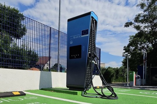 Europa își încarcă viitorul electric la prețuri tot mai diferite. Cum stă România