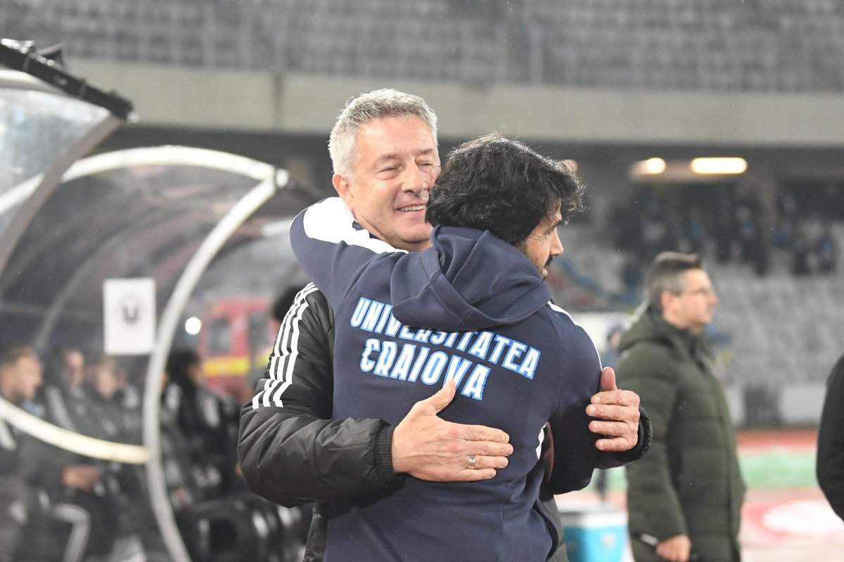 Bergodi (aici salutându-se cu Coelho înaintea partidei) e recunoscut drept un tehnician încăpățânat