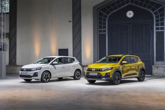 Dacia deschide comenzile în România pentru noile Sandero & Sandero Stepway. Care sunt prețurile