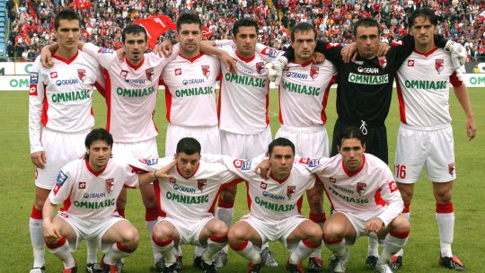 Fostul fotbalist de la Dinamo a făcut show în Ucraina! S-a urcat ”beat” pe capota mașinii de poliție și a pierdut o geantă cu 100.000 de dolari