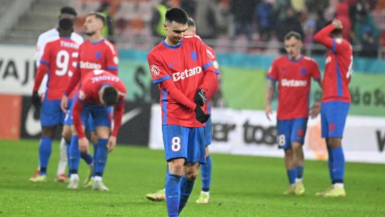 FCSB - Feyenoord, de la 22:00, pe iAMsport.ro. Roș-albaștrii încearcă să-l învingă pe Robin van Persie